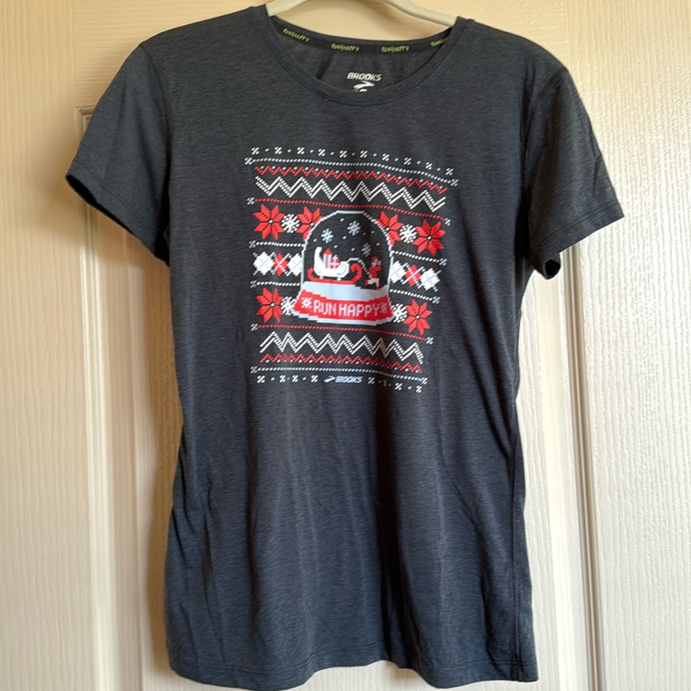 Brooks Run Happy Women’s holiday short sleeve